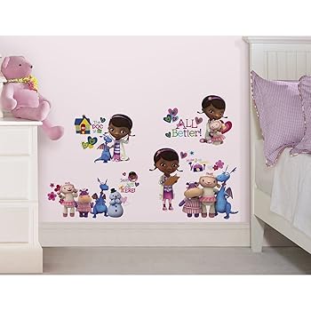 【中古】RoomMates RMK2280SCS Doc Mcstuffins 剥がして貼れるウォールデカール 10インチ x 18インチ
