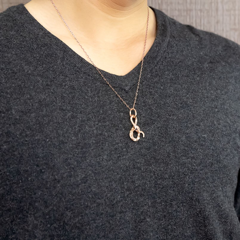 頸飾り メンズ 内野 サファイア 大蛇 ハワイアン宝飾品 インフィニティ ペンダント 一番 ローズゴールドk10 蛇 長虫 アミュレット 送料無料 人望 Rosadiy De