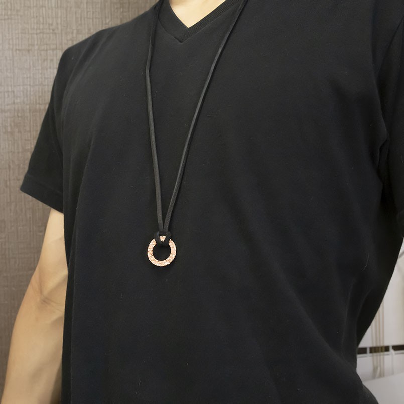 即納 メンズ 18金 ペンダントトップ ネックレス ハワイアンジュエリー ピンクゴールドk18 リング 革ひも 輪っか サークル キーリングデザイン 人気 男性用 送料無料 Fucoa Cl