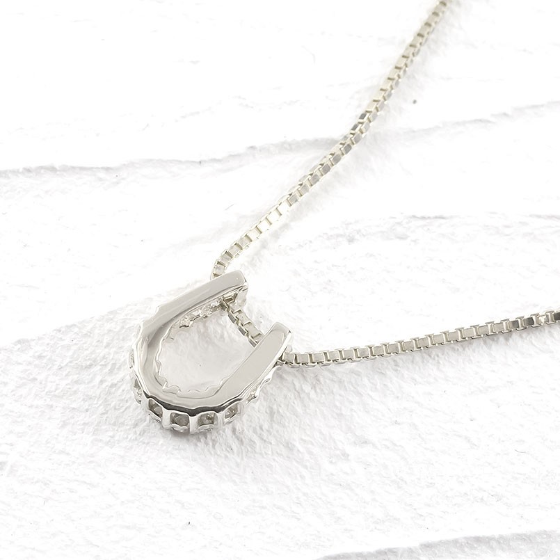 楽天市場 ポイント10倍 5 8まで メンズ 馬蹄 ペンダントトップ ネックレス ダイヤモンド ホワイトゴールドk18 ホースシュー 蹄鉄 ダイヤ 18金 チェーン 人気バテイ 男性用 送料無料 ジュエリー工房アトラス