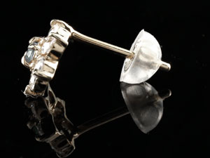 プラチナピアス 片耳 キュービックジルコニア アクアマリン ピアス フラワー 花 スタッドピアス 宝石 ファーストピアス の 送料無料 LGBTQ ユニセックス 男女兼用
