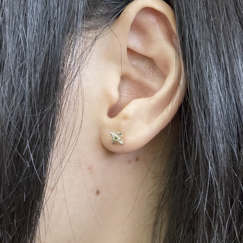 ピアス 18金 メンズ ペリドット ダイヤモンド フック イエローゴールドk18 18k 天然石ダイヤ 男性用 宝石 ゆれる 緑の宝石 送料無料 人気 Samsatbatamcentre Kepriprov Go Id