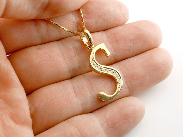 イニシャル ネーム ネックレス トップ S キュービックジルコニア イエローゴールドk18 ペンダント アルファベット チェーン 人気 18金 送料無料 Lgbtq 男女兼用 Spotbuycenter Com