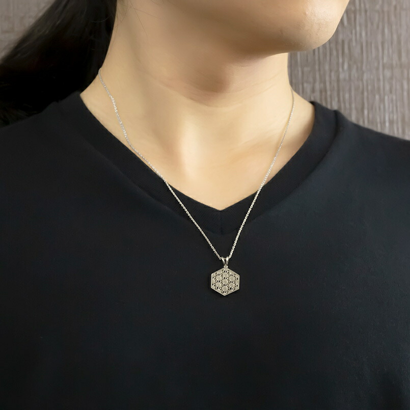 0円 【有名人芸能人】 ペンダントトップ メンズ 男性 10金 ネックレス 麻の葉 ホワイトゴールドk10 地金 シンプル 六角形 透かし 和柄 切子 コントラッド 東京 送料無料 LGBTQ ユニセックス 男女兼用