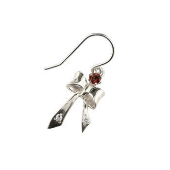 リボンをモチーフにした可愛いデザインピアス ピアス ピアス レディース レディース リボン フックピアス プラチナ ピアス ダイヤモンド 片耳 片耳 フックピアス りぼん ピアス ガーネット ピアス ダイヤ レディース 1月誕生石 宝石 揺れるピアス の 送料無料 ジュエリー