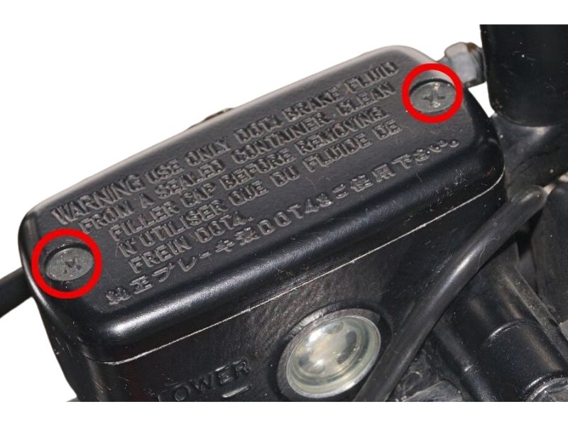 スペシャリストCBX400F マスターシリンダーキャップ スペシャリストCBX400F マスターシリンダーキャップ