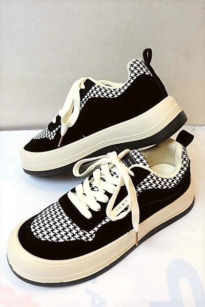 【大売り出し３０％ＯＦＦ】 IN GOD WE TRUST インゴッドウィトラスト 【スニーカー】【オールシーズンインポート品】【MADE IN ITALY】【イタリア共和国】【メンズシューズ】 チドリ柄スニーカー 黒いこと