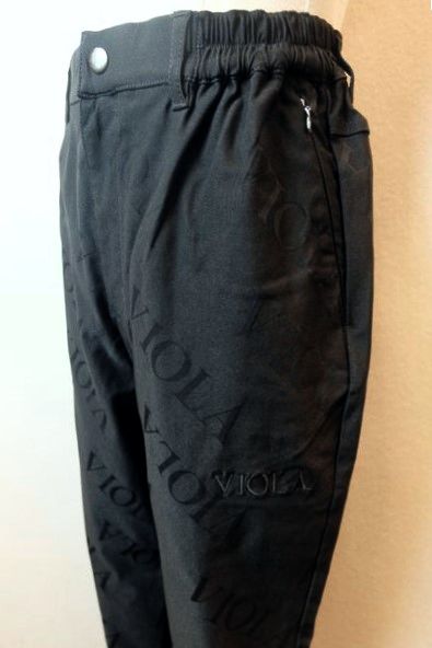 セール３０％ＯＦＦ ヴィオラ VIOLA カジュアルパンツ ブラック ２０２５秋冬新作 メンズウェア ストレッチジャージ生地 ヴィオラ服 ロゴプリントストレッチジャージパンツ（ギャザー付き） ブラック｜フォーシーズン・ギャラリー