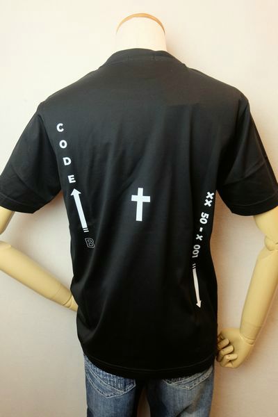 コードビープラス CODE:B+ 半袖Ｔシャツ ２０２６春夏新作 メンズウェア カットソー シルケット天竺 バラシ コードビー服 うしろ側ロゴタイプ半袖Ｔシャツ 黒いこと