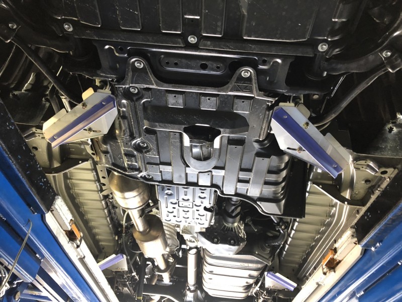 【マラソンP2倍＋クーポン配布!】アンダーフロアスポイラー前後セット ■ハイエース1型～8型対応 2WD 2駆用 アケア ハイエース アンダーフロアスポイラー