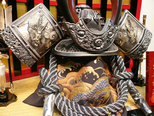 最先端 収納兜 着用兜 炎龍 二曲赤黒格子 兜飾り 鎧兜 五月人形 Smtb Kd 国内最安値 Ihmc21 Com