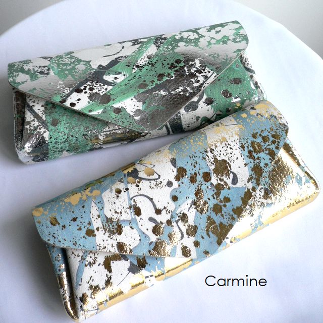 ノベルティ carmine カーマはたご屋 流動物 箔押し なめし革 ロングウォレット 長銭入れ LWLQ ゴールド/しろがね色