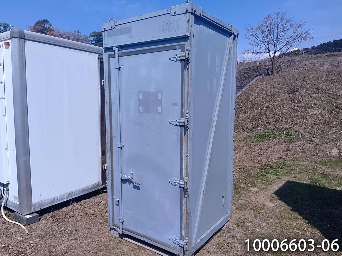 【中古】三協フロンテア 1.1m ミニコンテナ 0.4坪 0.7畳 1.2平米 倉庫 物置 コンテナハウス 中古コンテナ グランピング バイクガレージ used prefab container homes 事務所 店舗 仮設 車屋 食料品 保管庫 10006603-06