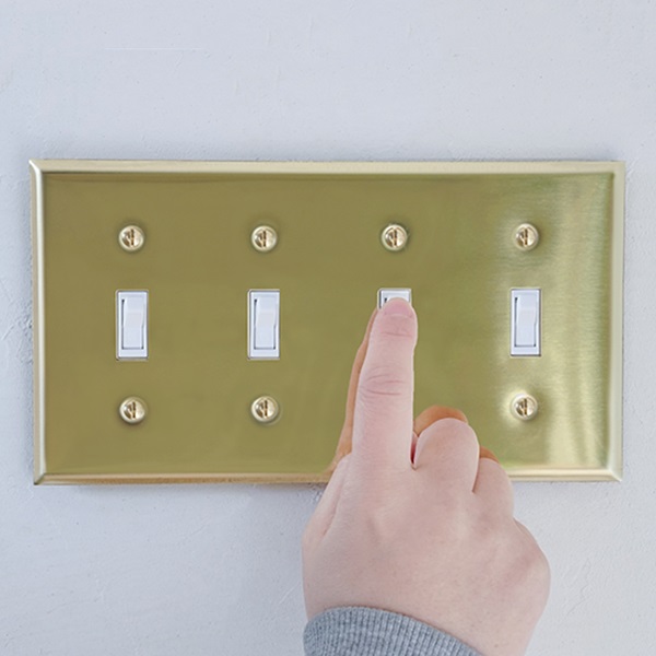 スイッチプレート スイッチ 照明 ブラス4口スイッチプレート AXCIS アクシス DIY リフォーム 新生活 おしゃれ 施主支給 7,147円