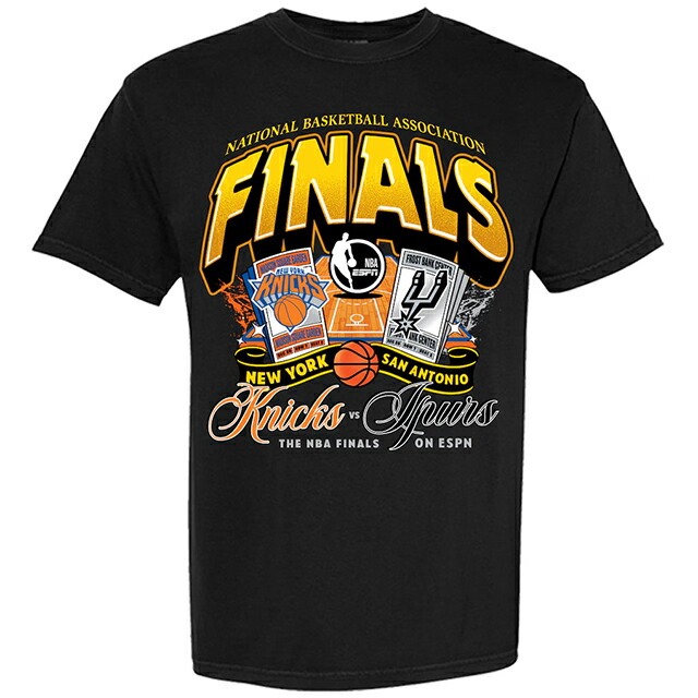 NBAファイナル真似形 外国で取寄 サンアントニオ スパーズ vs ニューヨーク州 ニックス ティーシャツ 2026 NBA FINALS MATCHUP TICKETS T-SHIRT BLACK SAN ANTONIO SPURS NEW YORK KNICKS / ユニ一発やる