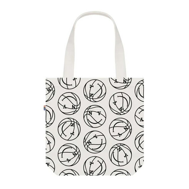 外国で取寄 NEW YORK OR NOWHERE共同研究 トートバッグ ニューヨーク州 ニックス NYON MASCOT TOTE BAG WHITE NEW YORK KNICKS エヌワイオーエヌ