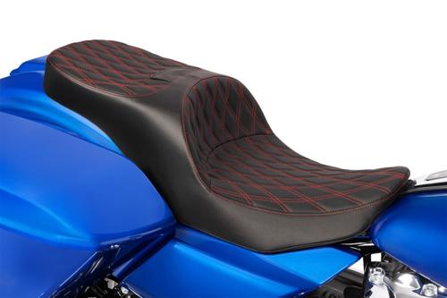 FREEDOM ツーリングシート ダブルダイヤモンド ビニール レッドステッチ 2023年以降FLHXSE、FLTRXSE、2024年以降FLHX/U、FLTRX/STSE