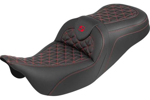 ROADSOFA TRI-GRIPPER シート レッドステッチ 2008～25年ツーリングモデル（但し2023年以降FLHXSE、FLTRXSE、2024年以降FLHX/U、FLTRX/STSEは除く）