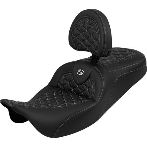 ROADSOFA TRI-GRIPPER バックレスト シート シルバーステッチ 2008～25年ツーリングモデル（但し2023年以降FLHXSE、FLTRXSE、2024年以降FLHX/U、FLTRX/STSEは除く）