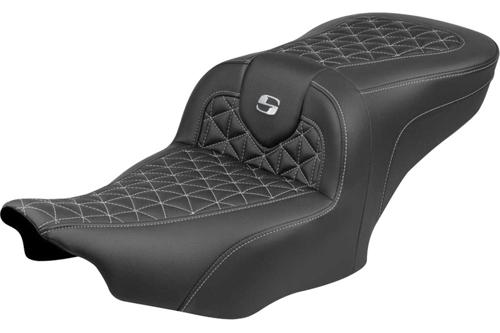 ROADSOFA TRI-GRIPPER シート シルバーステッチ 2023年以降FLHXSE、FLTRXSE、2024年以降FLHX/U、FLTRX/STSE｜アンバーピース