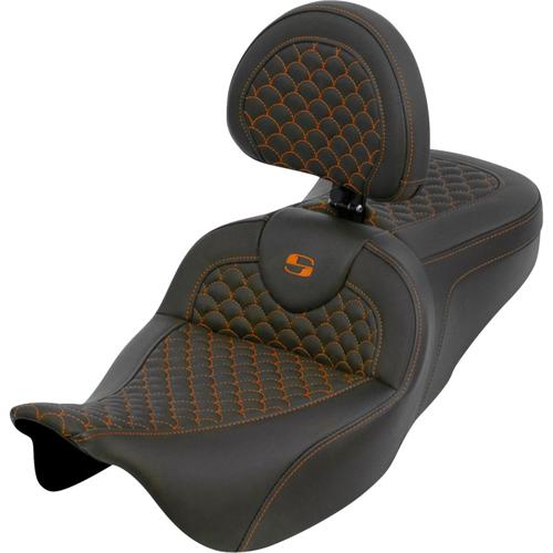 ROADSOFA DS バックレスト シート オレンジステッチ 2008~25年ツーリングモデル(但し2023年以降FLHXSE、FLTRXSE、2024年以降FLHX/U、FLTRX/STSEは除く)|アンバーピース