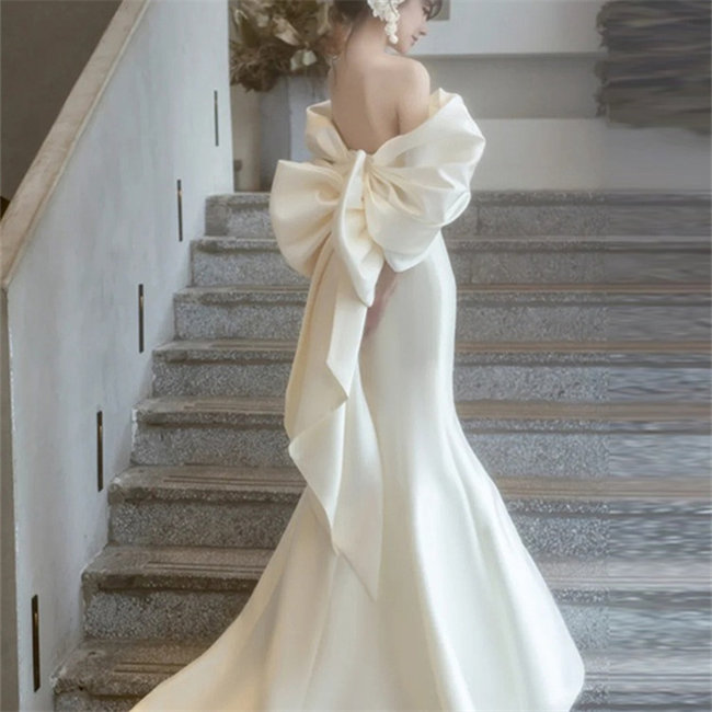 オフショルダー　ホワイト ウェディングドレス　Aライン ロングドレス イブニングドレス　トレーン ファスナータイプ　s～xl　Wedding Dress　お花嫁　結婚式　旅行撮影演出　レディースウェディングドレス　エレガント　パーティードレス　大きいリボン｜ドリーム洋服屋