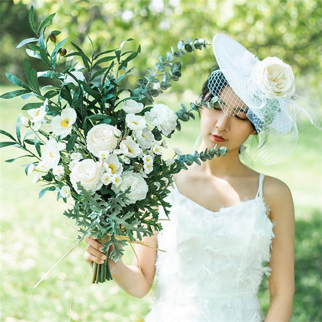 ホワイト ブーケ ウェディングブーケ 造花ブーケ ブライダルブーケ ラウンドブーケ トスブーケ 結婚式 花束 直径約35cm ドレスと合わせて 撮影 ブーケ 珍しい