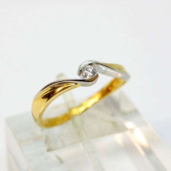 【中古】１８金　プラチナ　ダイヤ　リング　12号