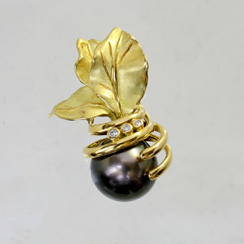 【中古】　１８金　黒蝶真珠　12.8mm　ダイヤ　ペンダント