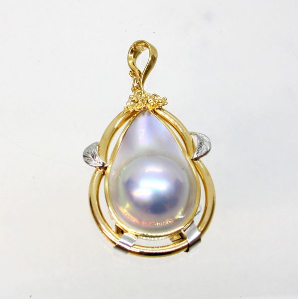 【中古】　１８金，プラチナ枠　マベパール　ペンダント 97,900円