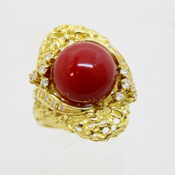 【中古】　１８金　赤サンゴ　13mm　ダイヤ　0.35ｃｔ　リング　14号