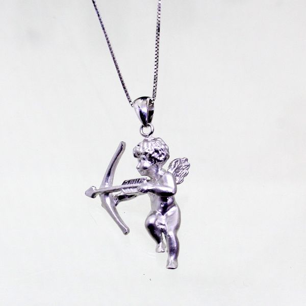 【中古】　１８金ＷＧ　エンジェルデザイン　ペンダント付ネックレス