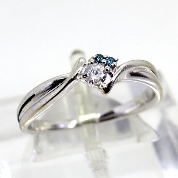 【中古】１８金WG　ダイヤ　リング 　9号