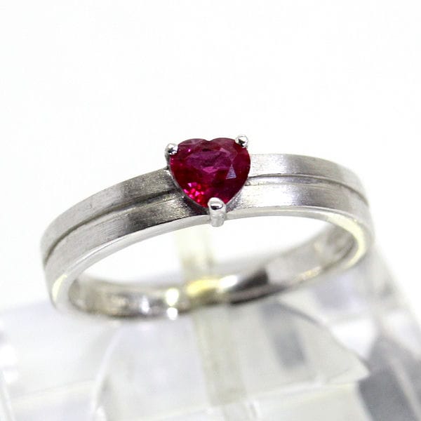【中古】１８金WG　ルビー　リング 　10.5号｜Discount Store ANDOUSHOUJI