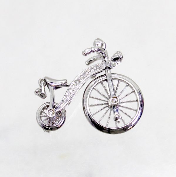 ピエロデザイン ブローチ ゴールド 楽天市場】【中古】 18金 ダイヤ，マルチストーン 自転車に