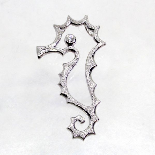 【中古】　１８金WG　ダイヤ　0.13ｃｔ　タツノオトシゴデザイン　ペンダント