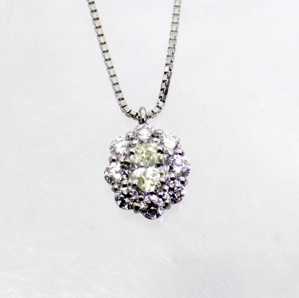 【中古】　 プラチナ　オーバルカットダイヤ　0.348ct　ダイヤ　0.67ct　ペンダント付ネックレス｜Discount Store ANDOUSHOUJI