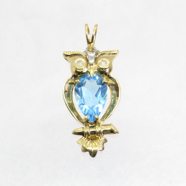 【中古】　１８金,プラチナ　ブルートパーズ　ダイヤ　フクロウデザイン　ペンダント
