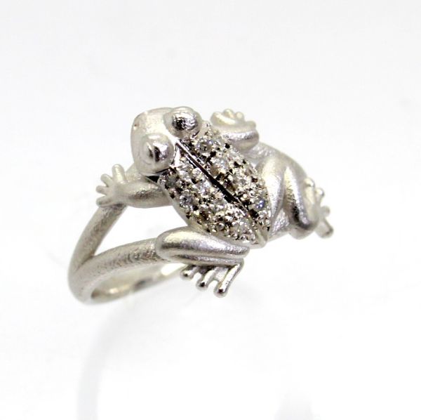 楽天市場】K18 亀モチーフ ホワイトシェル×ダイヤリング 甲羅開閉 14号