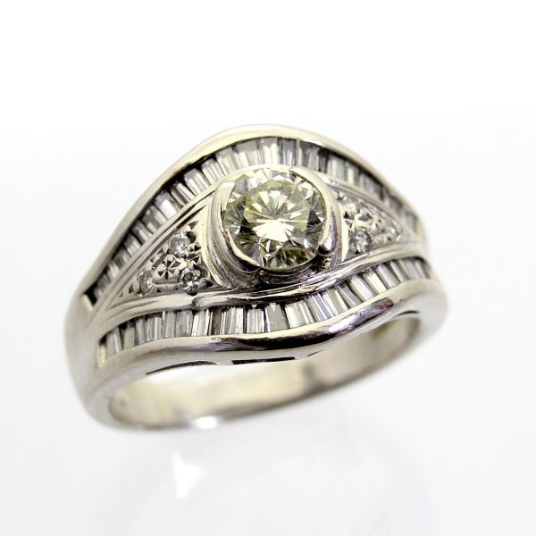 【中古】　プラチナ　ダイヤ　0.70ｃｔ　0.81ｃｔ　リング　13号