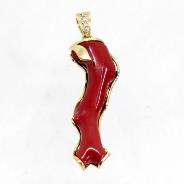【中古】　１８金　赤サンゴ　ダイヤ　0.038ｃｔ　ペンダント