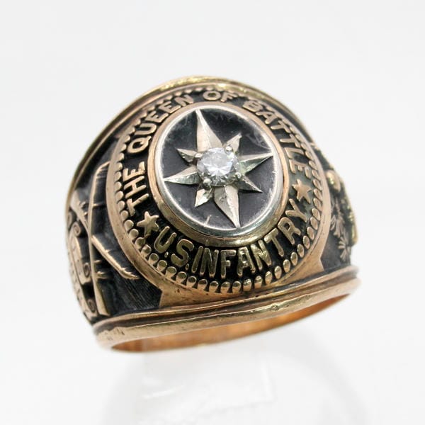 【中古】　１０金　ダイヤ　カレッジリング　19号