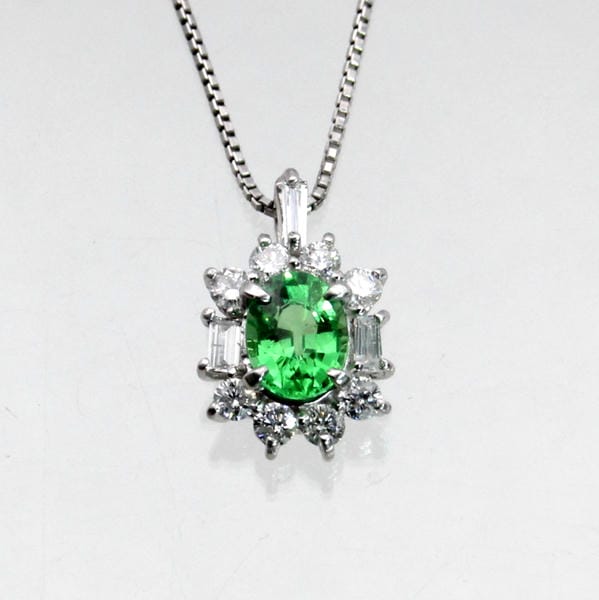【中古】　プラチナ　グリーンガーネット　1.14ｃｔ　ダイヤ　0.53ｃｔ　ペンダント付ネックレス｜Discount Store ANDOUSHOUJI
