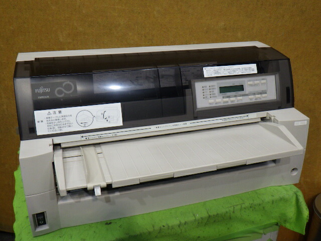 【中古】FUJITSU FMPR5420 水平型ドットプリンタ 前後トラクタ ＵＳＢ／パラレル接続 複写伝票(マニフェスト伝票、統一伝票、宅配便伝票等）等にどうぞ ◎印字抜け無し◎印字動作OK ▼後方用紙スタッカーなし[B15832]
