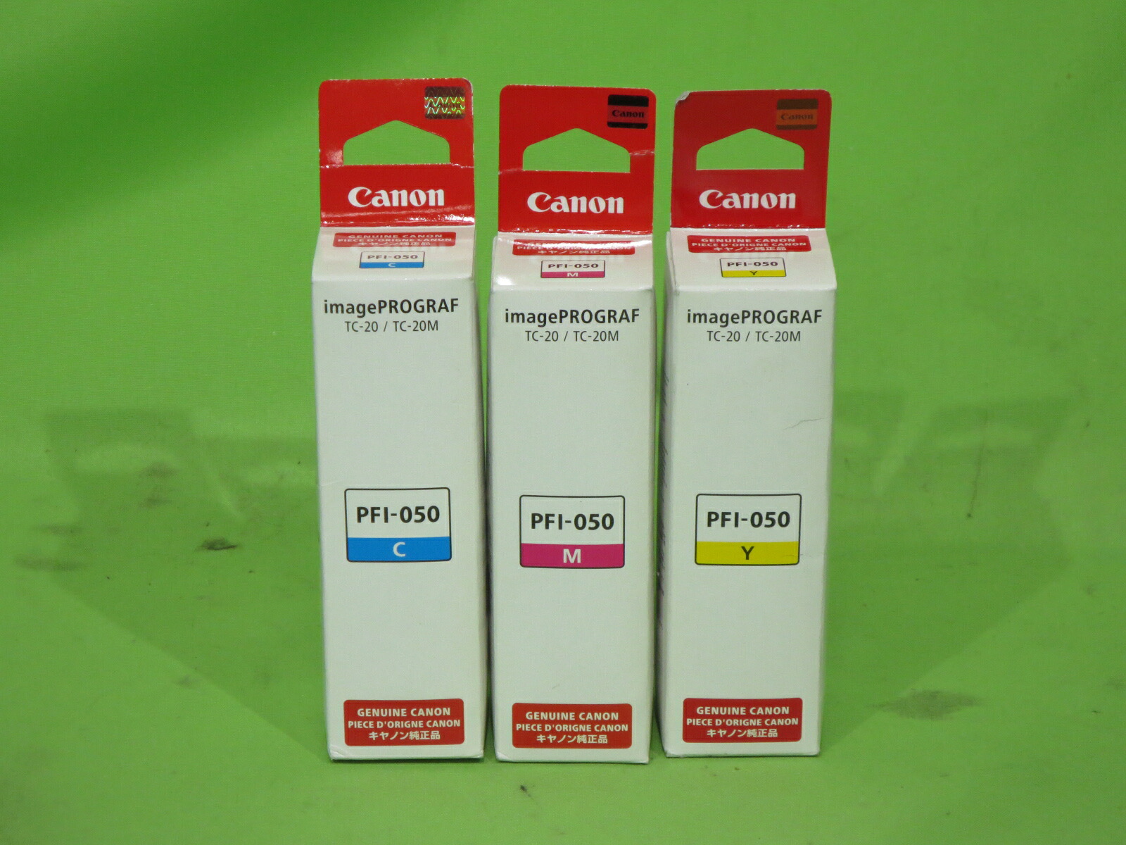 【完全無欠/期限切れ】Canon PFI-050 インキ貯蔵タンク C/M/Y 3色書き割り 引き請ける外 ◇ imagePROGRAF TC-20 TC-20M 用 大判印刷機用 ★特価品  [B15970]