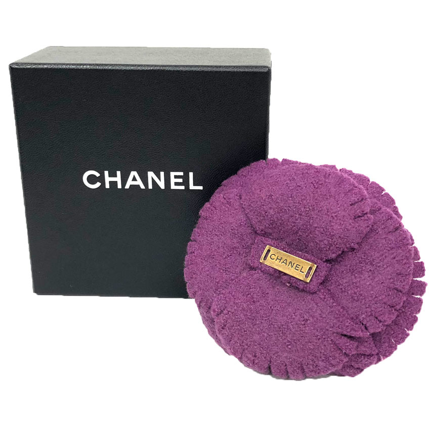 卒業式・入学式・結婚式にシャネル CHANEL カメリア コサージュ ブローチ パープル【中古】【美品】シャネル　アクセサリー　レディース aq12931｜ブランド＆着物館アクアン京や 23,602円