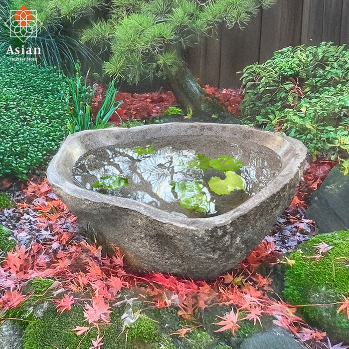 小ぶりな礎石形水鉢 小ぶりな礎石形水鉢