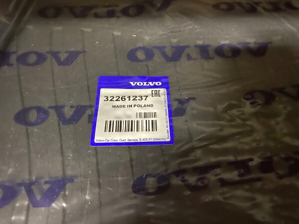 送料無料 ボルボ 純正 16y Xc90t5 Awd モメンタム 4wd Rデザイン ポールスターラバーフロアマット チャコール ブラック 右ハンドル用 Lindnercapital Com