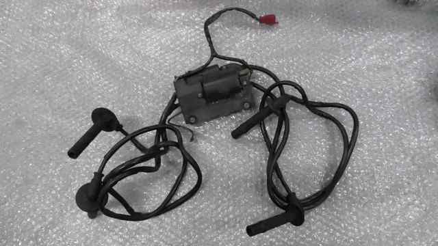 バイクパーツ　CB-1　NC27-1005xxx　の　イグニッションコイル *1631073516　【中古】【送料込】