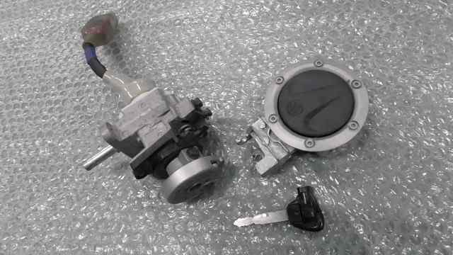 バイクパーツ　S-MAX155　RKRSG2710DA014xxx　の　キーセット *1634285293　【中古】【送料込】｜バイクCITY